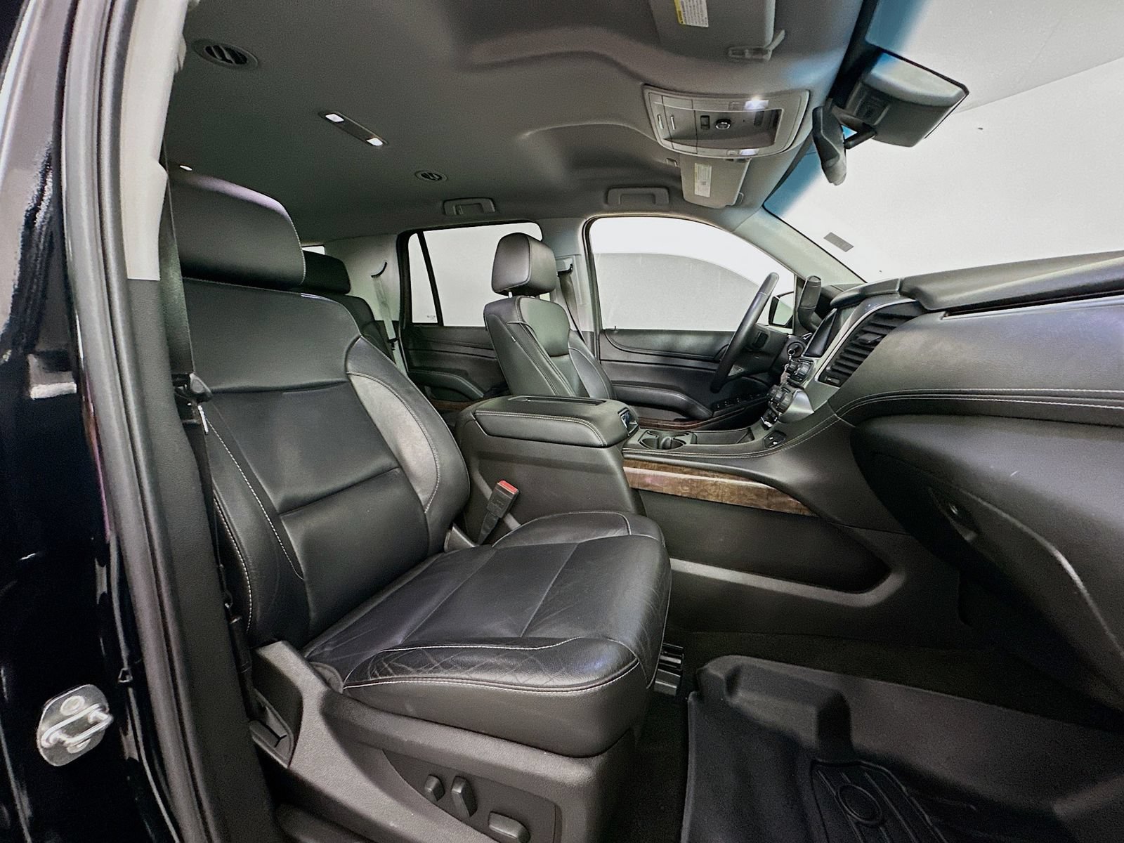Used 2018 Chevrolet Tahoe LT w/ LT Midnight Edition AWD/4WD image 30