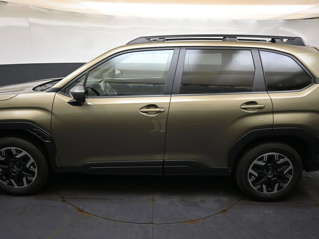 Certified 2025 Subaru Forester Premium image 3