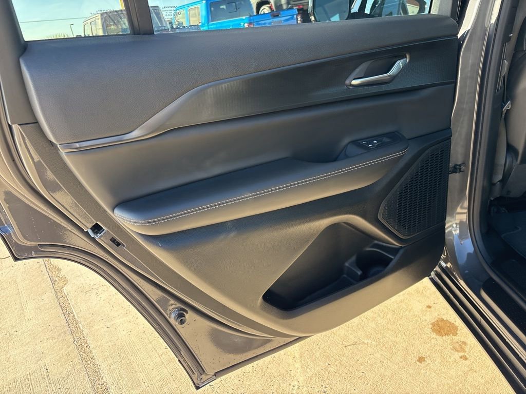 New 2025 Jeep Grand Cherokee L Altitude image 17