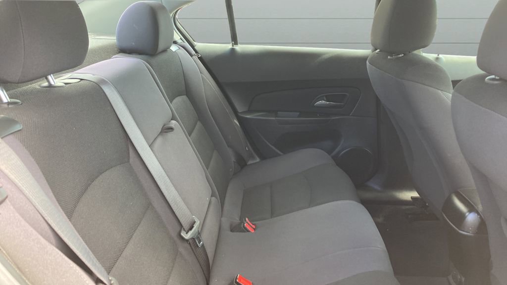Used 2013 Chevrolet Cruze LT image 21