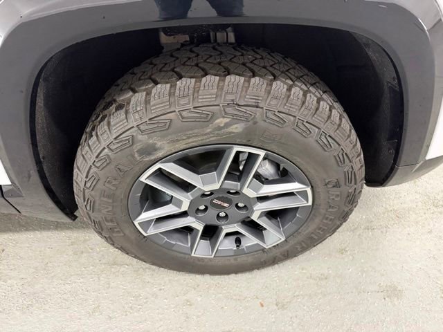 New 2026 GMC Terrain AT4 w/ Technology Package II AWD/4WD image 4