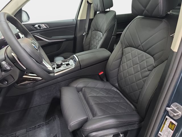 Certified 2025 BMW X7 xDrive40i w/ Premium Package AWD/4WD image 11