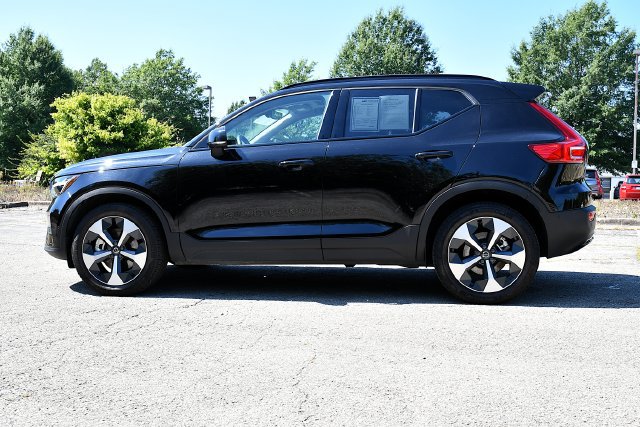 Certified 2026 Volvo XC40 B5 Plus AWD/4WD image 4