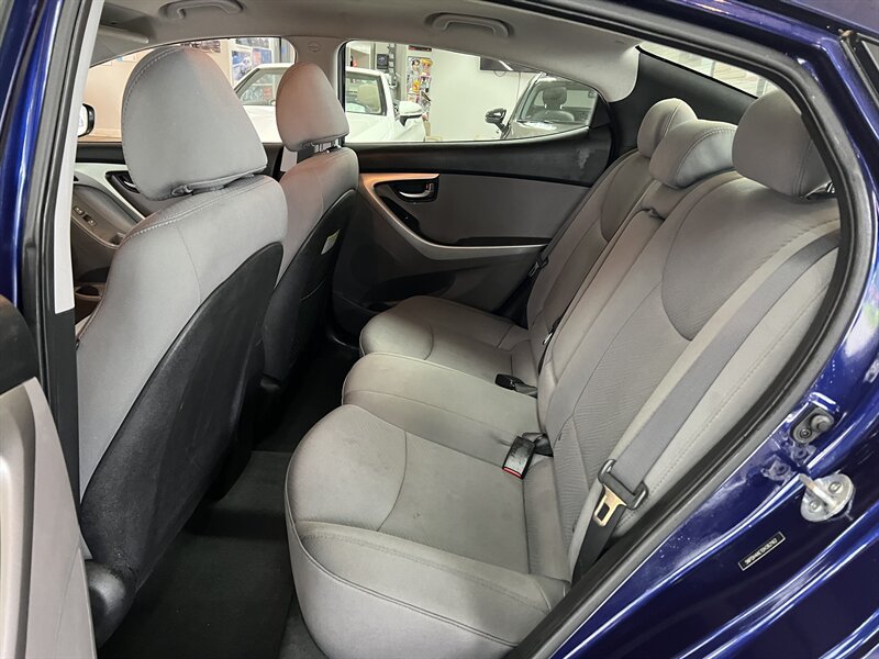 Used 2013 Hyundai Elantra GLS FWD image 19