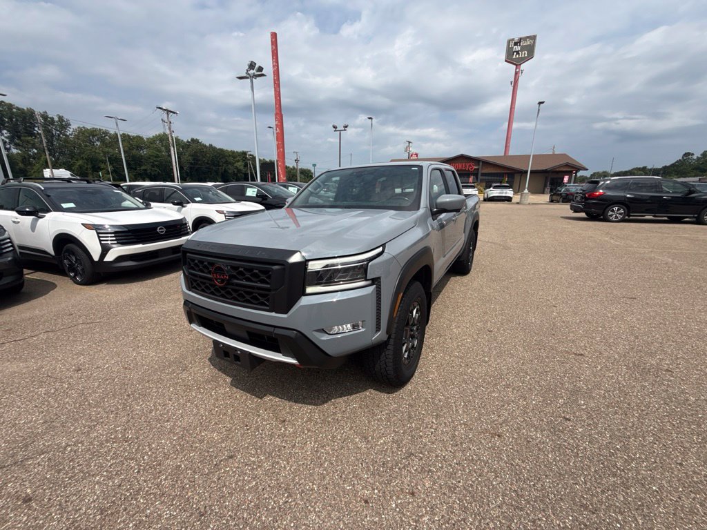 Used 2023 Nissan Frontier PRO-4X w/ Pro-4X Premium Package AWD/4WD image 4