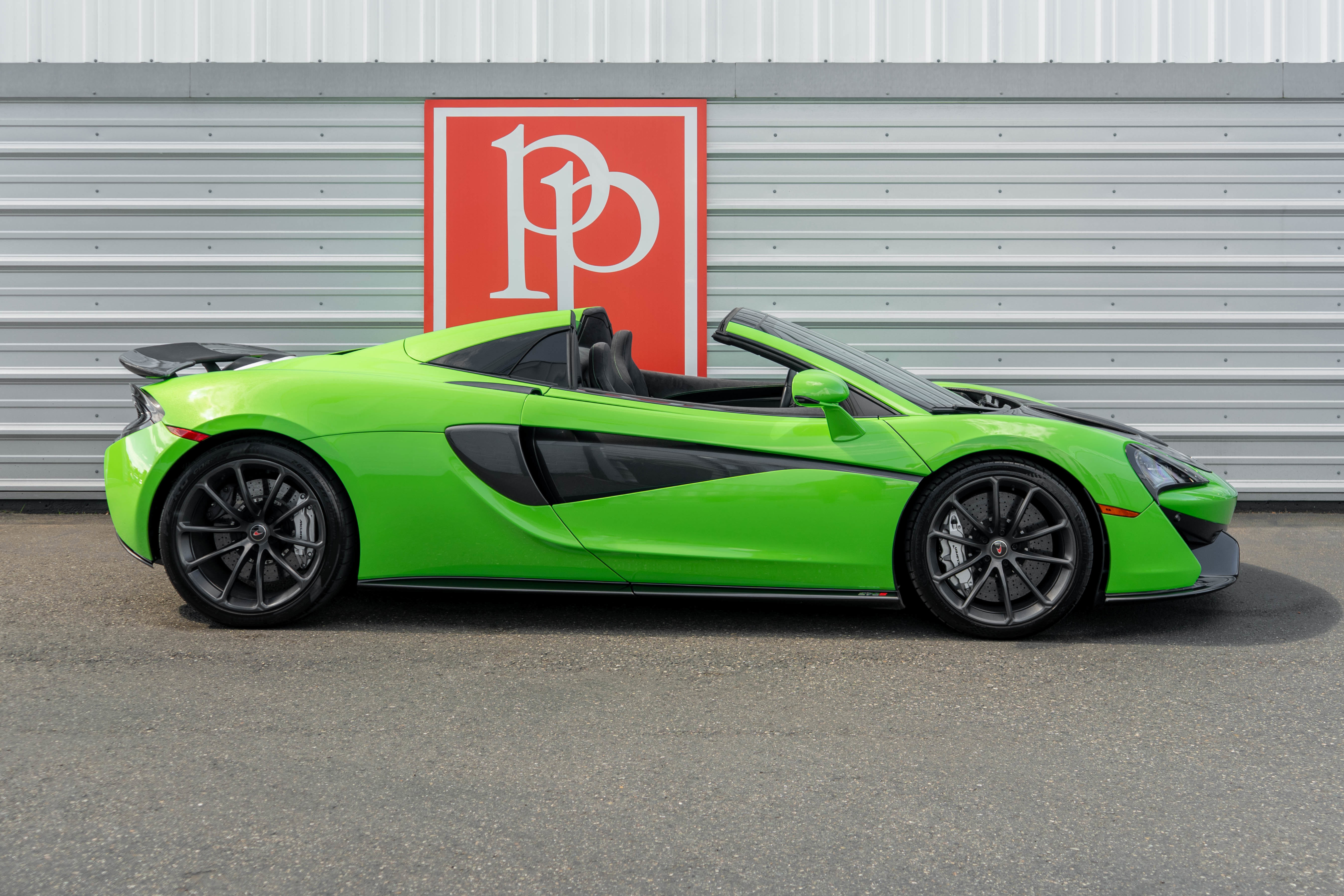 Used 2018 McLaren 570S Spider RWD image 31