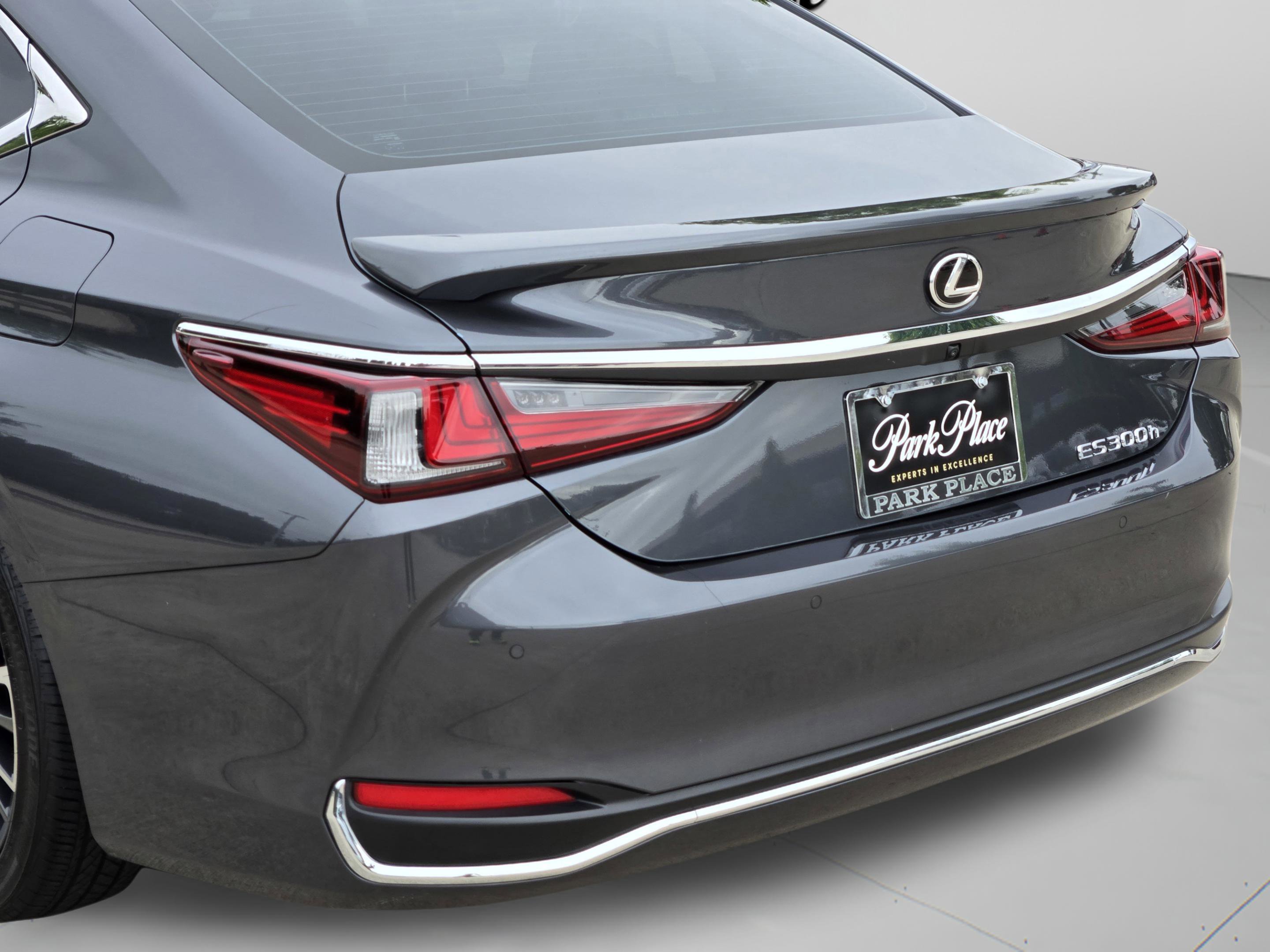 Certified 2025 Lexus ES 300h w/ Premium Package FWD image 42