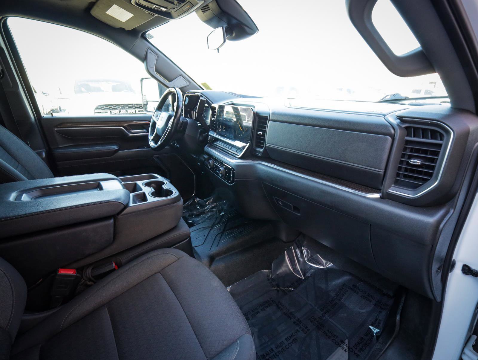 Used 2024 Chevrolet Silverado 2500 LT w/ Convenience Package image 22