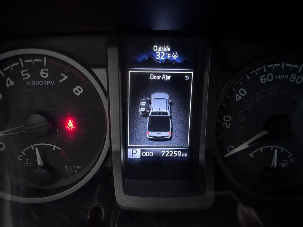 Used 2021 Toyota Tacoma TRD Off-Road w/ Technology Package image 15