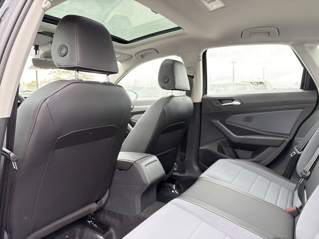New 2026 Volkswagen Jetta SE FWD image 12