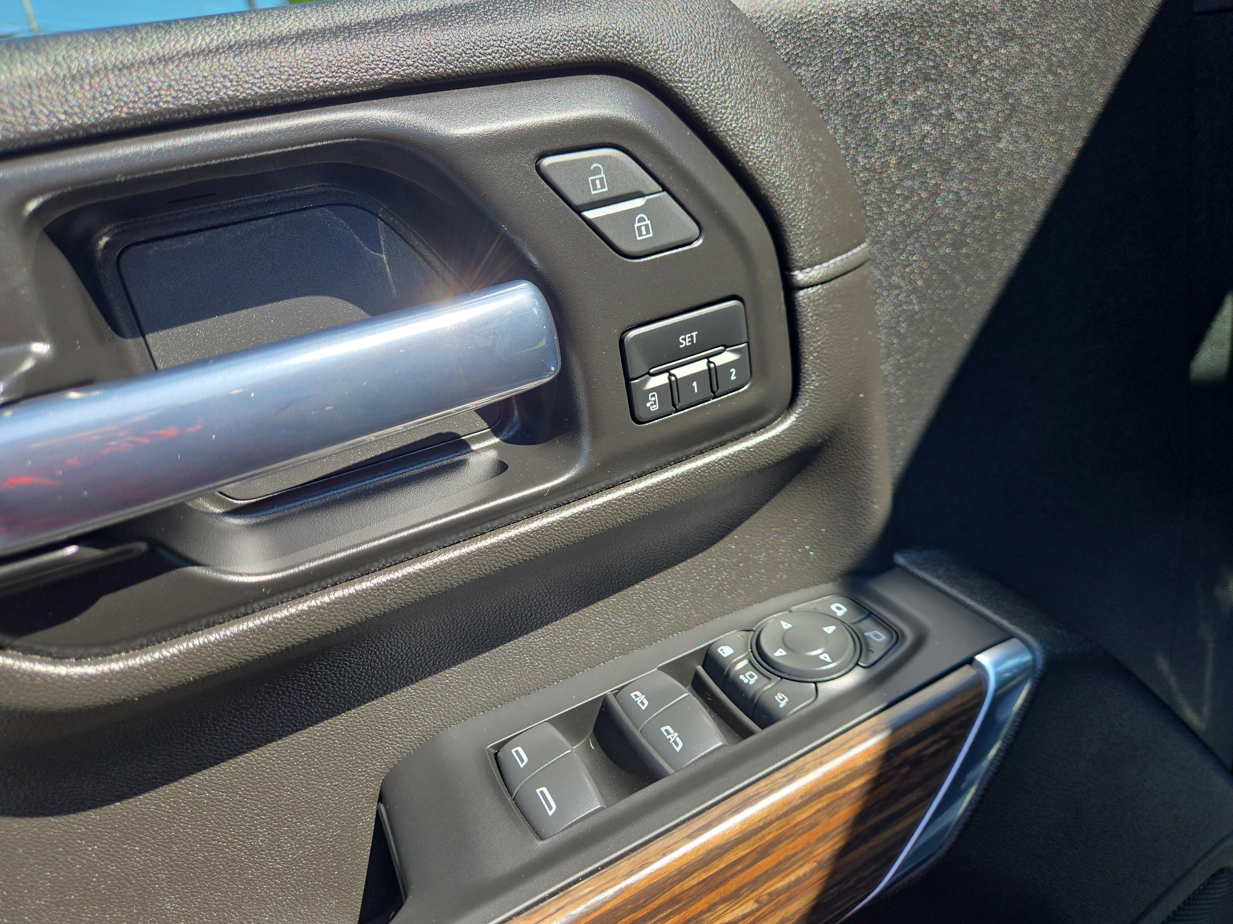 Used 2022 Chevrolet Silverado 2500 High Country w/ Z71 Off-Road Package image 16