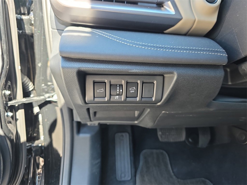 Certified 2025 Subaru Outback Limited image 22