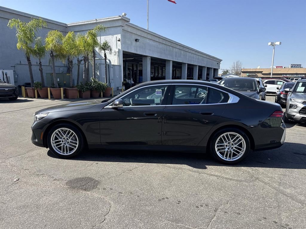 Used 2025 BMW 530i xDrive w/ Premium Package image 6