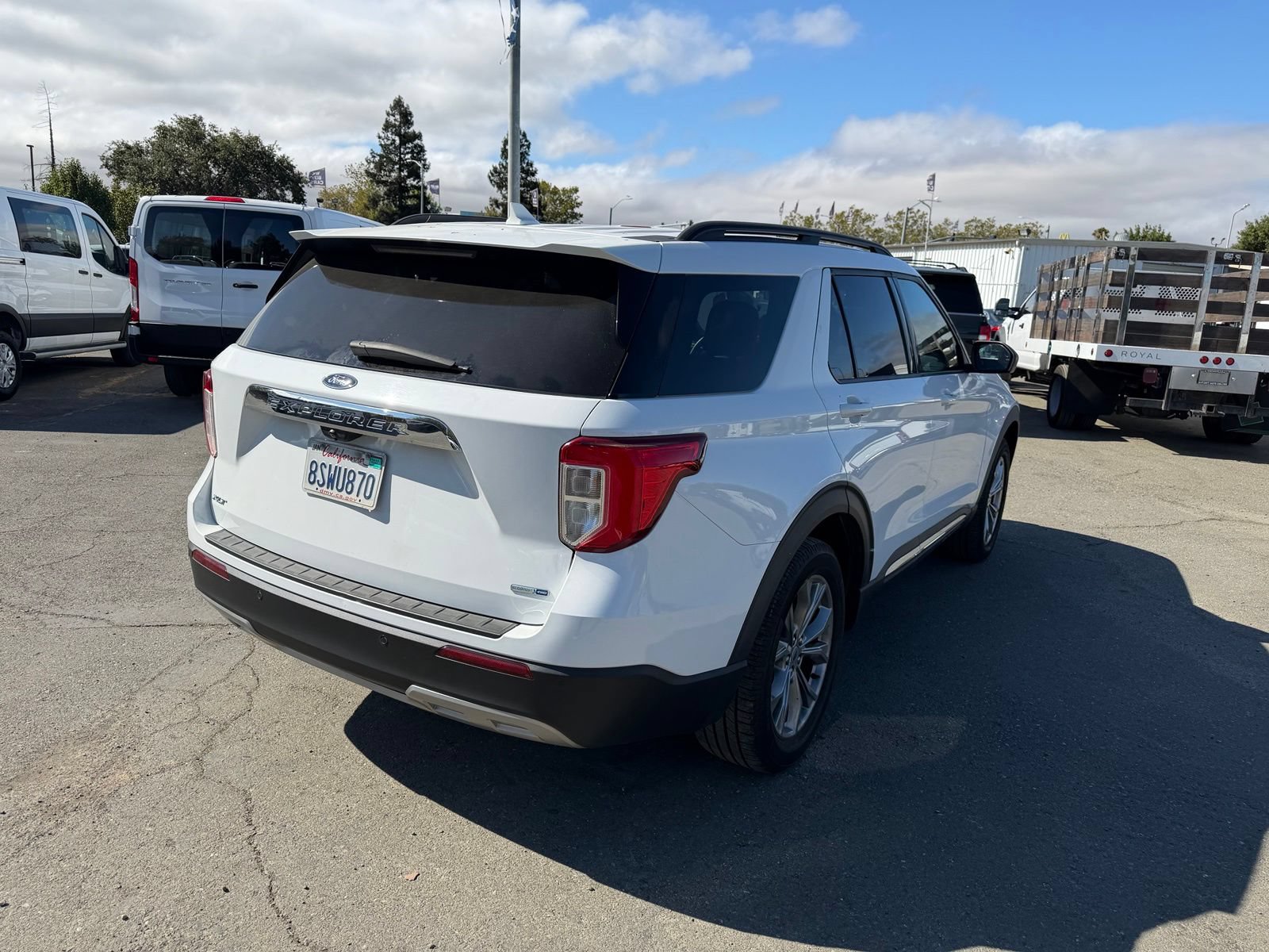 Used 2020 Ford Explorer XLT w/ Equipment Group 202A AWD/4WD image 5