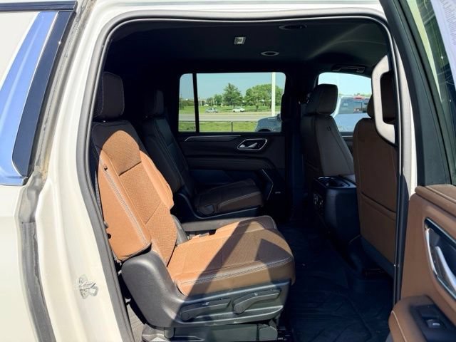 Used 2022 Chevrolet Suburban High Country w/ Max Trailering Package AWD/4WD image 9