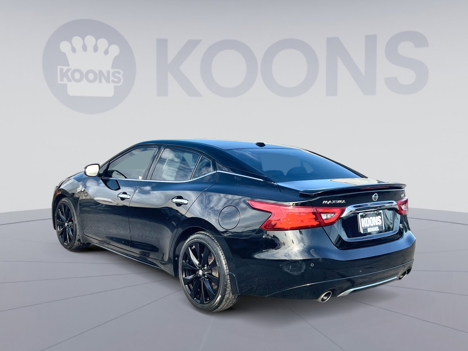 Used 2017 Nissan Maxima SR w/ Midnight Edition image 4