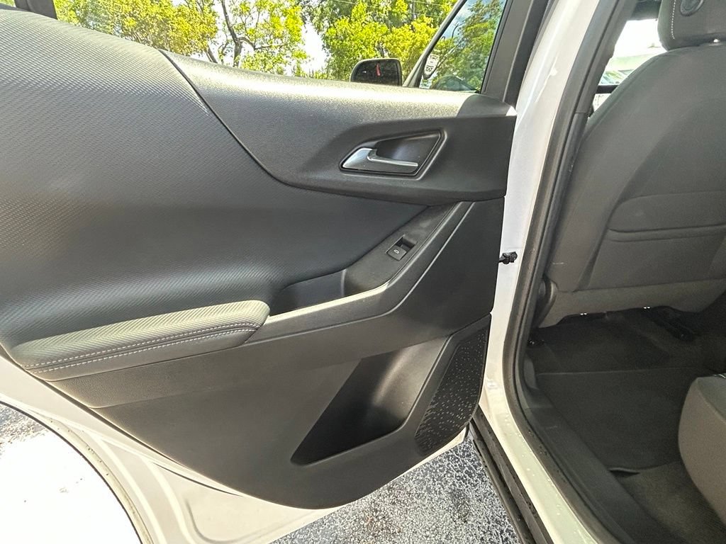 Used 2025 Chevrolet Equinox LT w/ Safety and Technology Package FWD image 45
