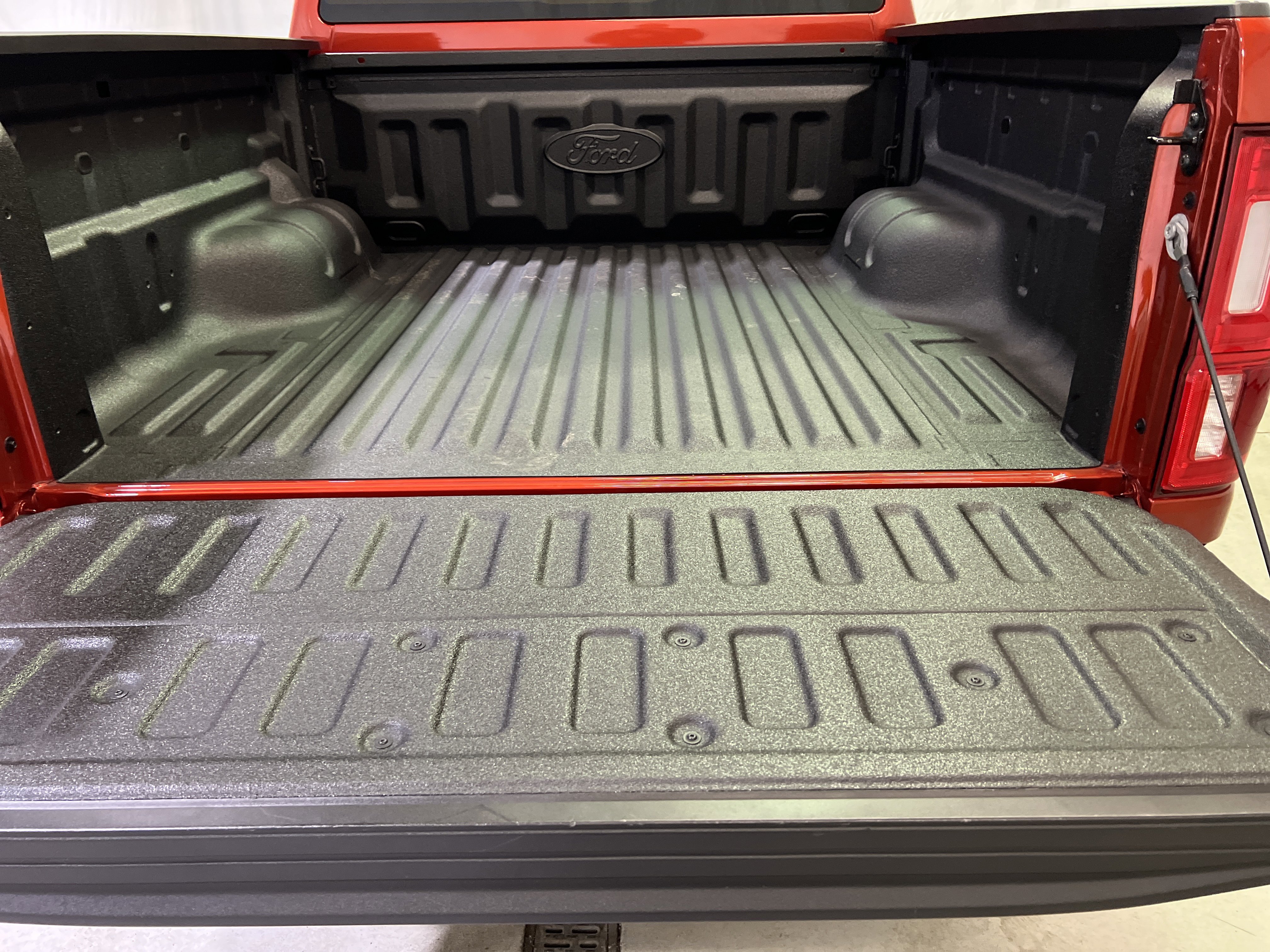 Used 2022 Ford Ranger Lariat w/ Tremor Off-Road Package image 14