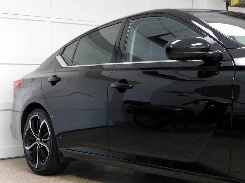 Used 2023 Nissan Altima 2.5 SR image 12