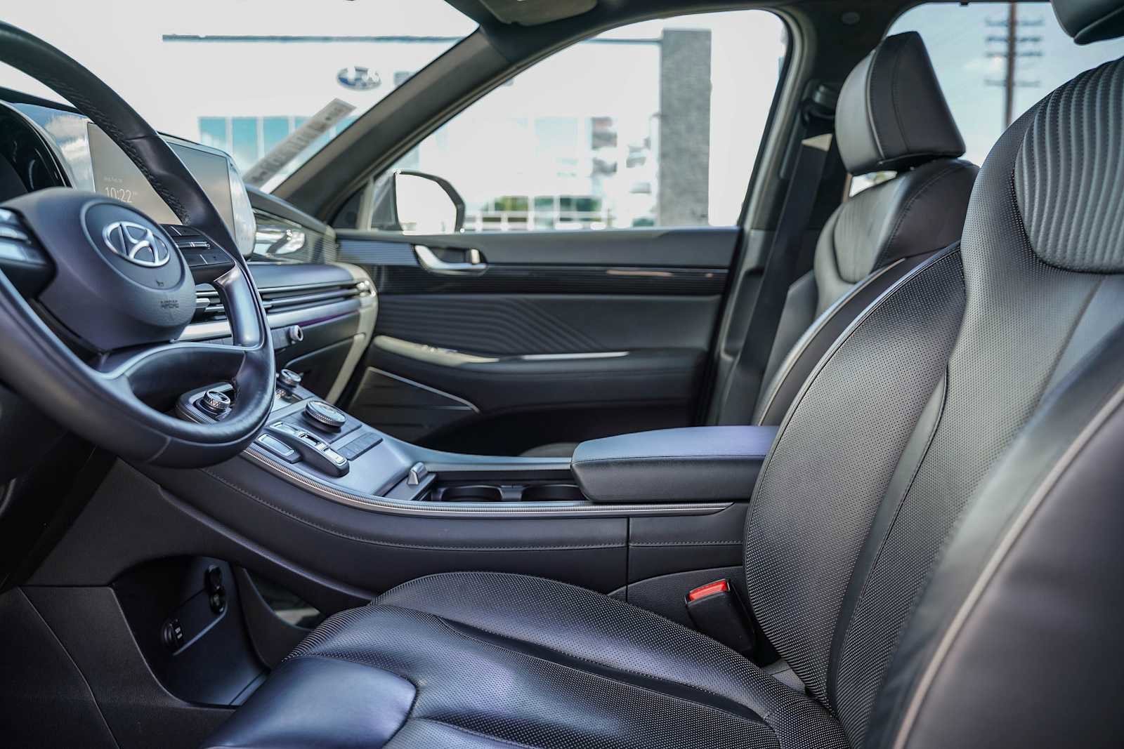 Used 2023 Hyundai Palisade Calligraphy image 14