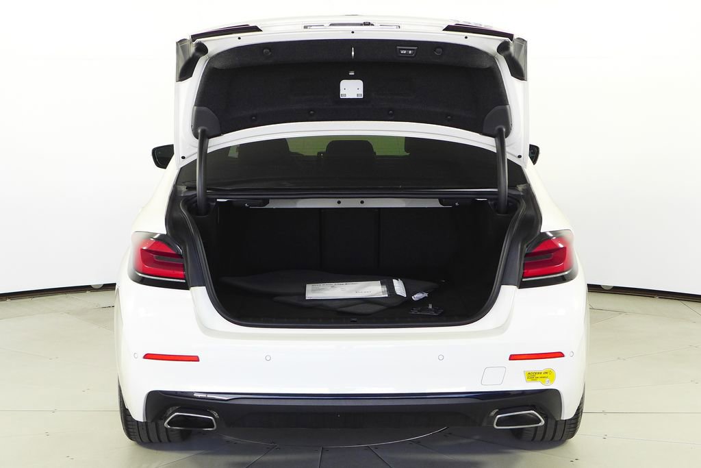 Certified 2022 BMW 530e w/ Convenience Package image 10