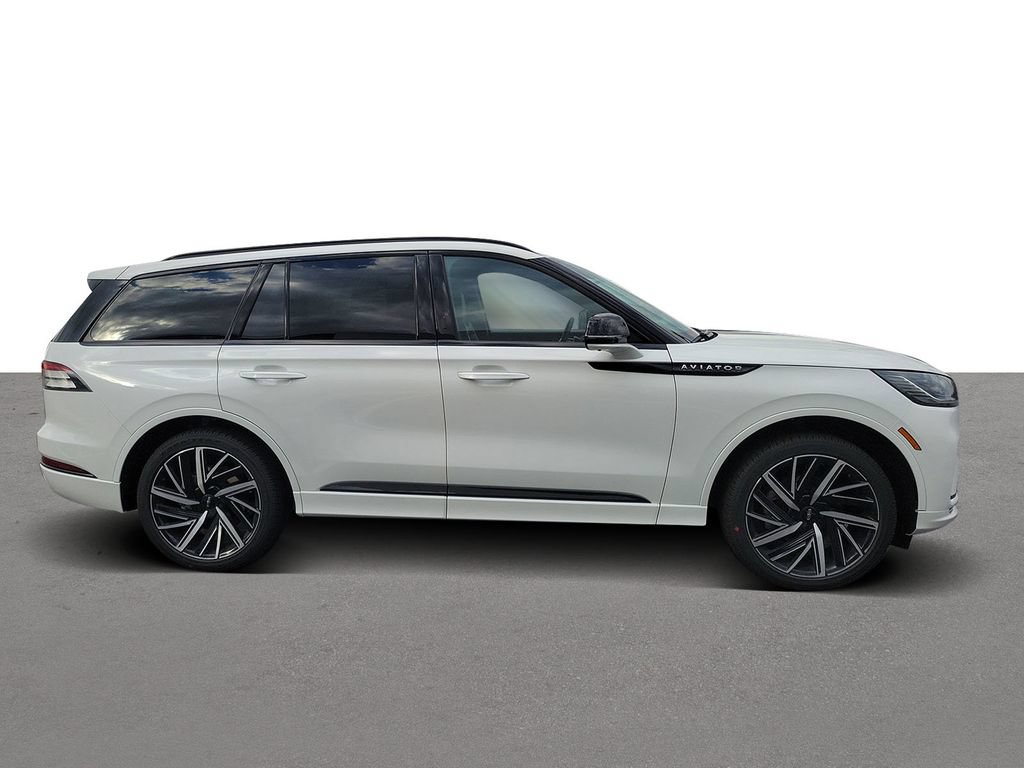 New 2026 Lincoln Aviator Black Label w/ Jet Appearance Package AWD/4WD image 3