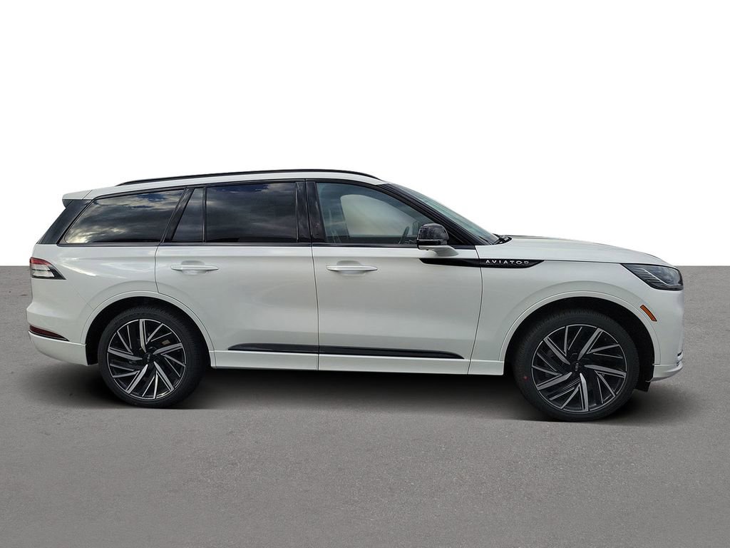 New 2026 Lincoln Aviator Black Label w/ Jet Appearance Package image 3