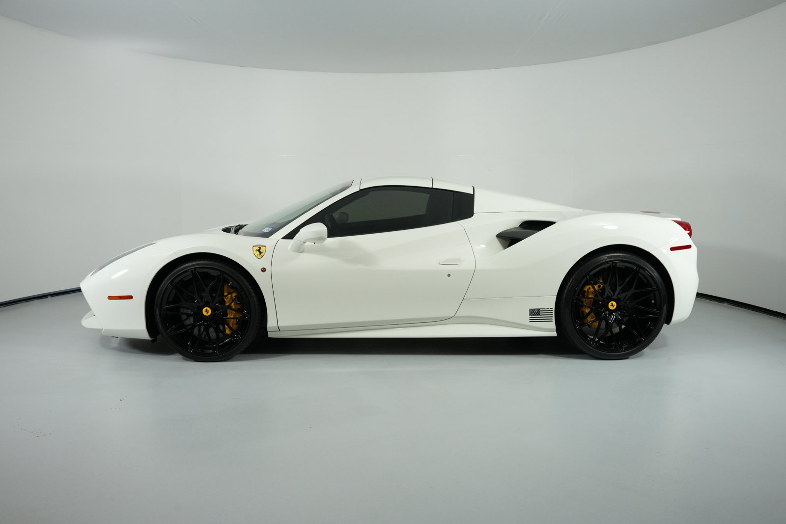 Used 2019 Ferrari 488 Spider RWD image 8