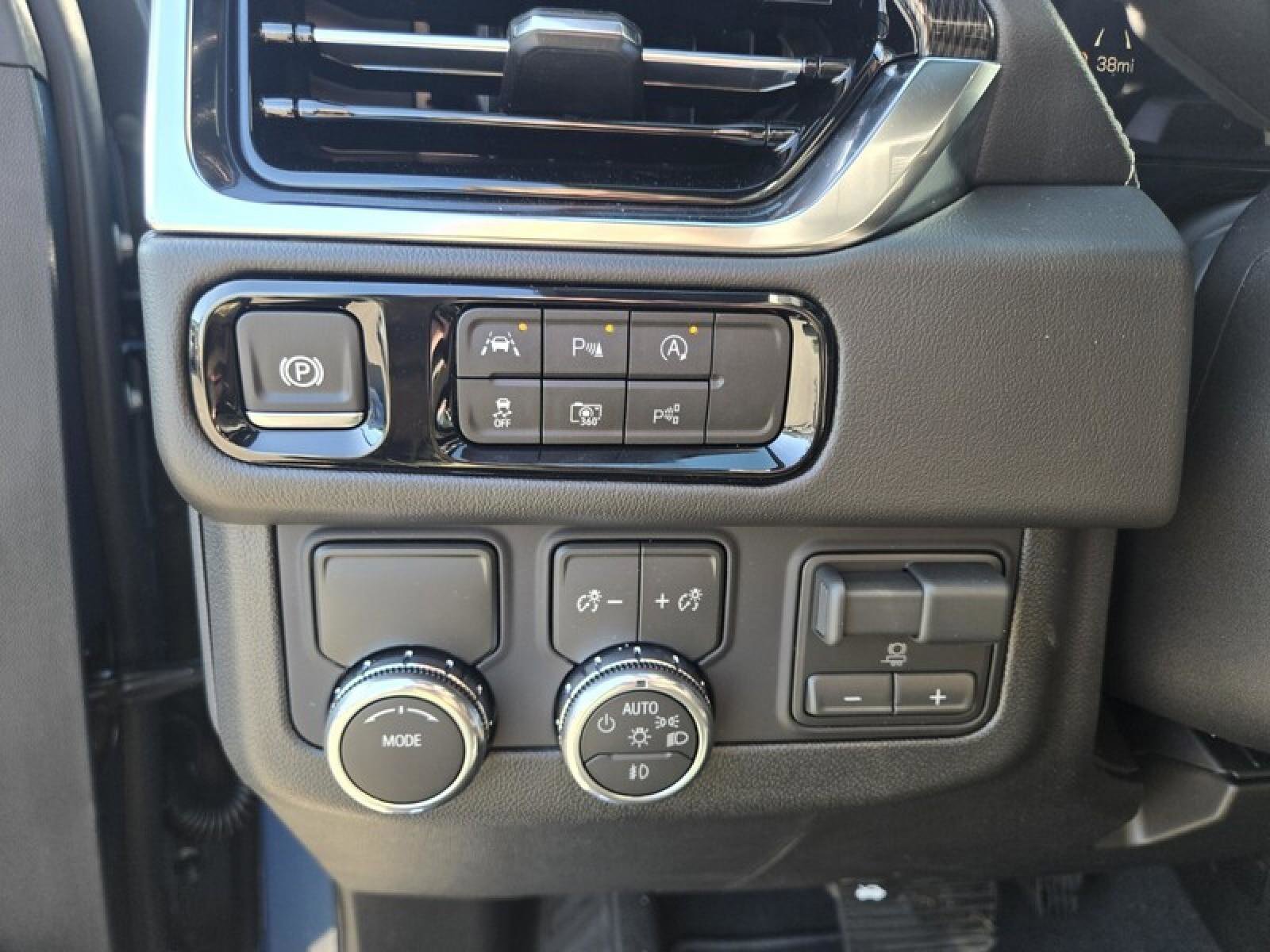 New 2026 GMC Yukon XL Elevation w/ Elevation Premium Package image 15