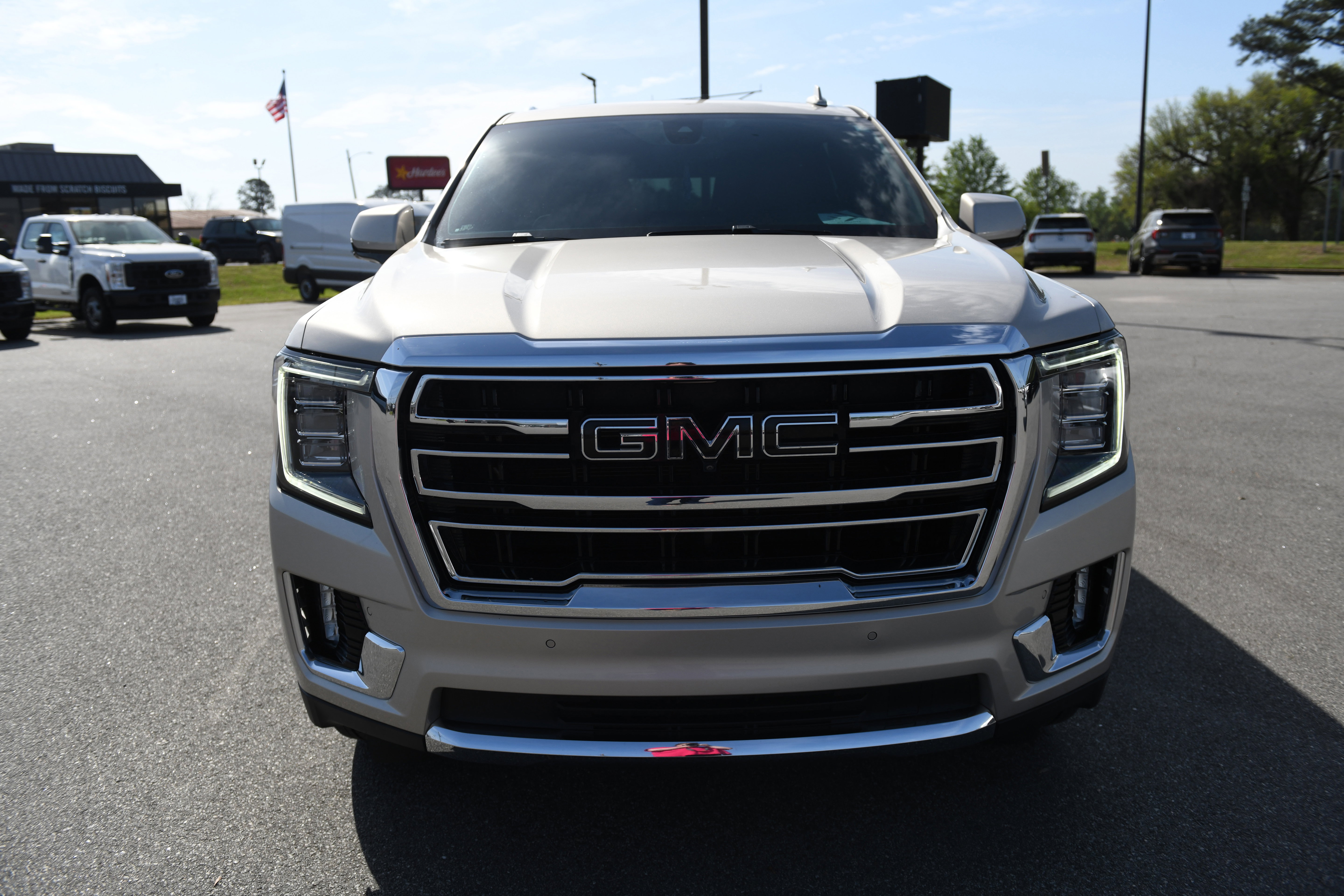 Used 2021 GMC Yukon SLT w/ SLT Luxury Plus Package image 8