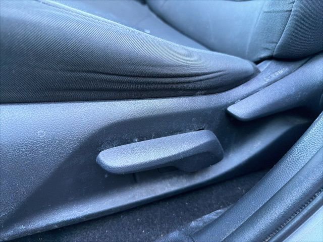 Used 2021 Toyota RAV4 LE image 10