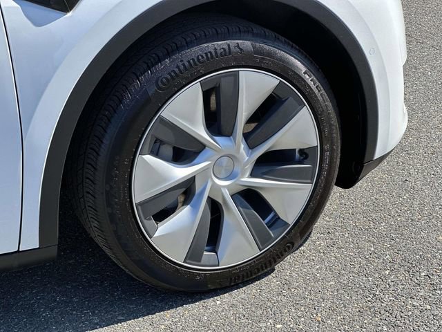 Used 2021 Tesla Model Y Long Range image 8