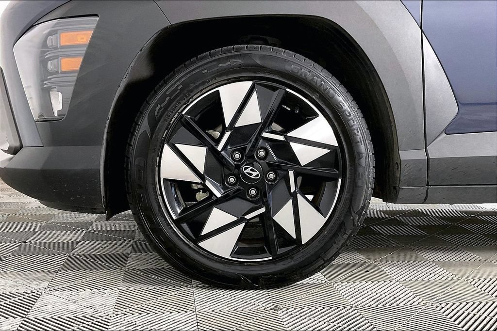 Used 2025 Hyundai Kona SEL FWD image 8