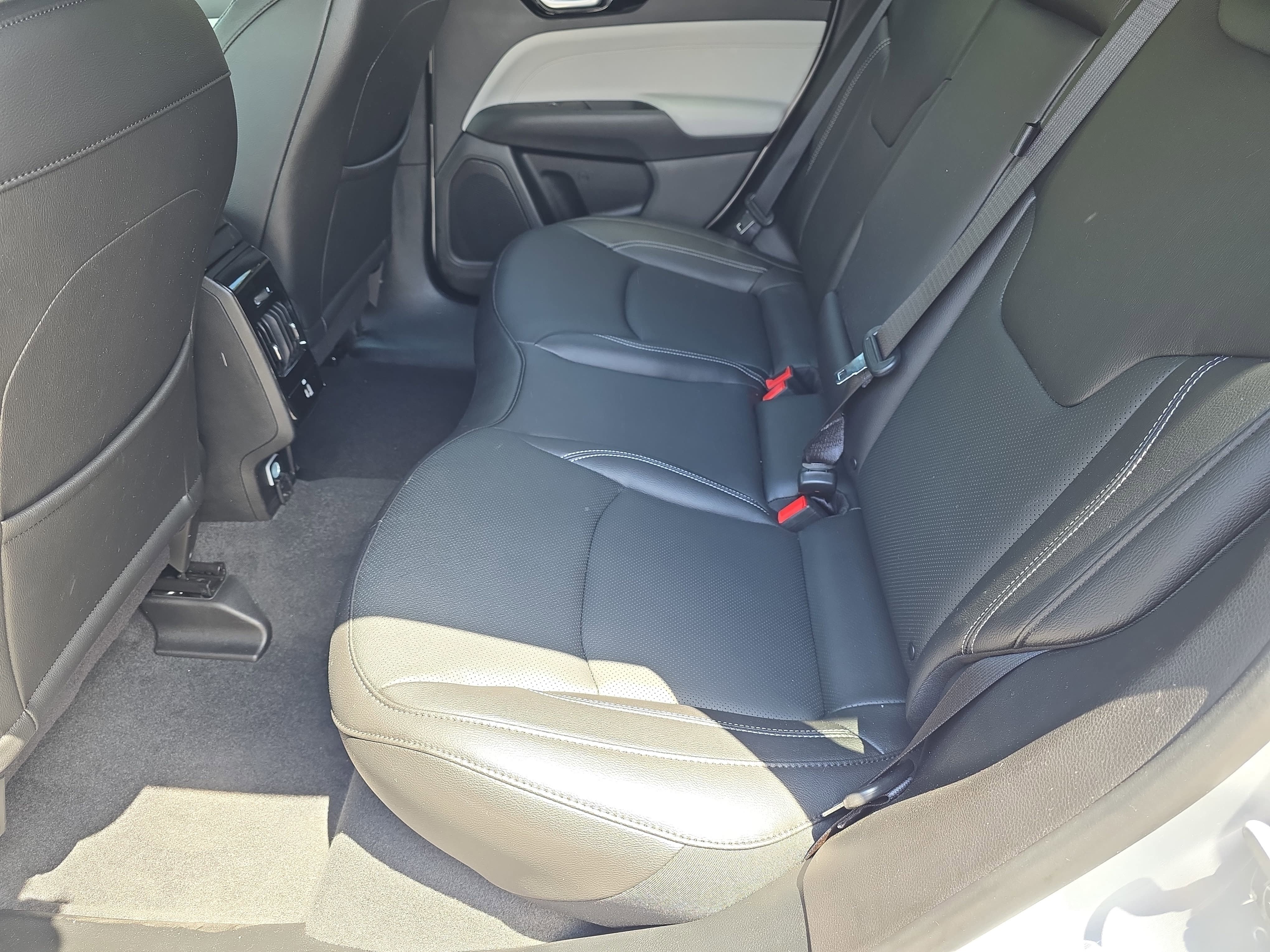 Used 2025 Jeep Compass Limited w/ Elite Group AWD/4WD image 11