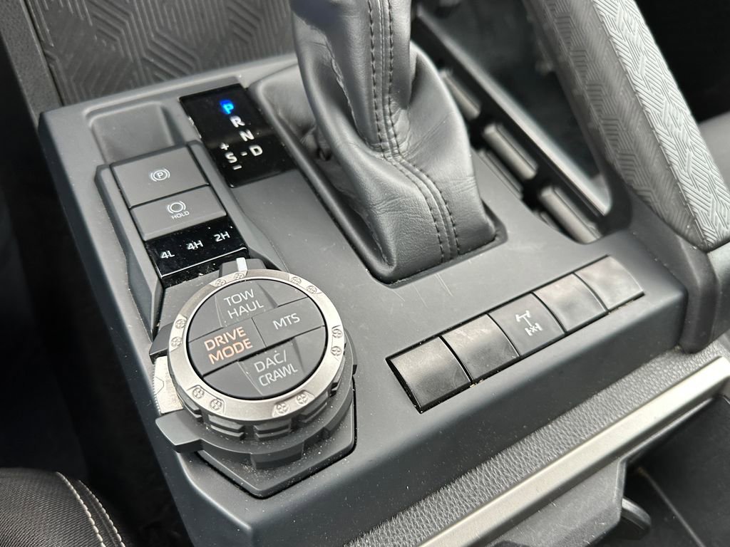 Used 2024 Toyota Tacoma TRD Off-Road image 30