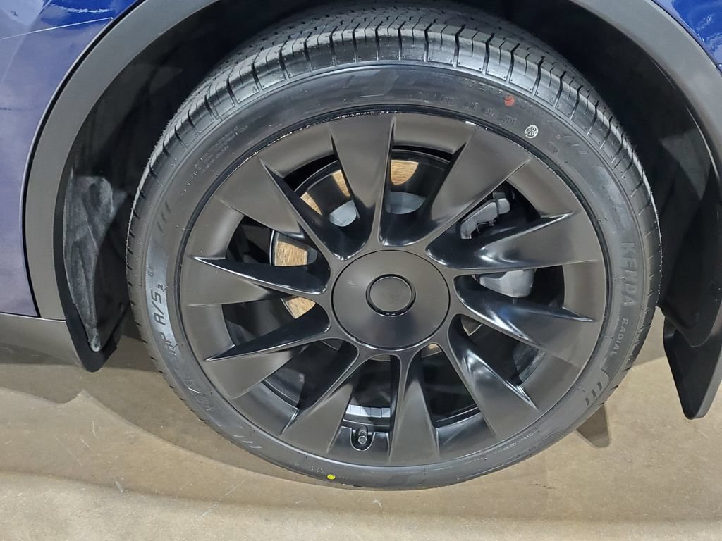 Used 2021 Tesla Model Y Long Range AWD/4WD image 40