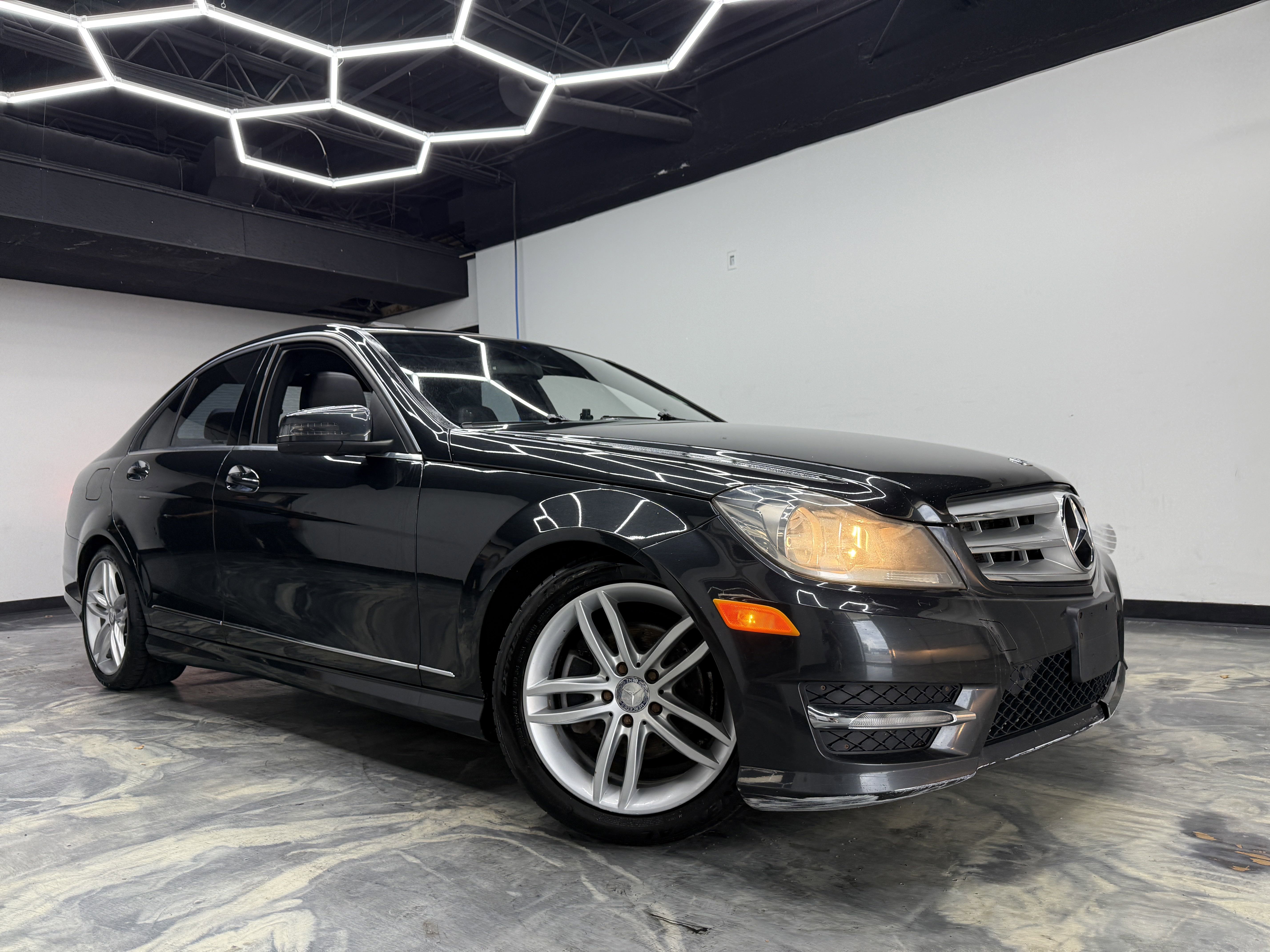 Used 2012 Mercedes-Benz C 300 4MATIC Sedan image 6