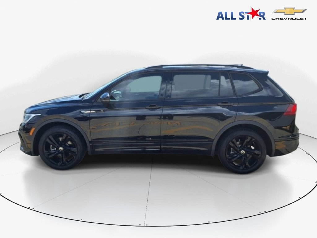 Used 2024 Volkswagen Tiguan SE R-Line FWD image 9