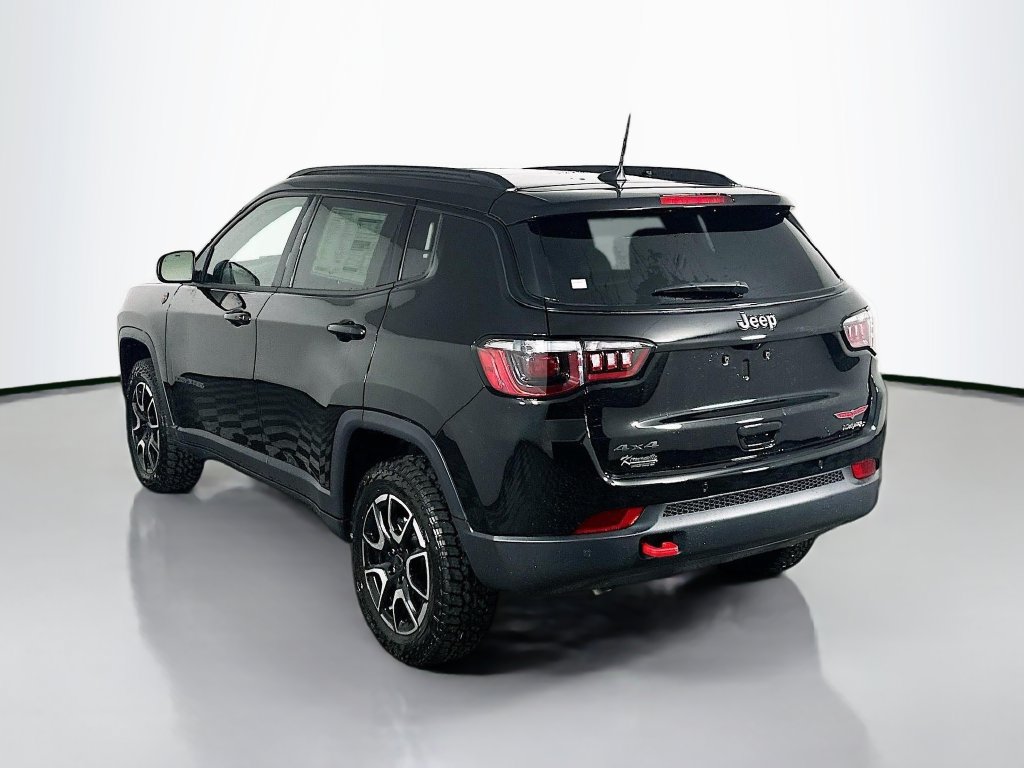 New 2026 Jeep Compass Trailhawk w/ Sun, Sound & Navigation Group AWD/4WD image 5