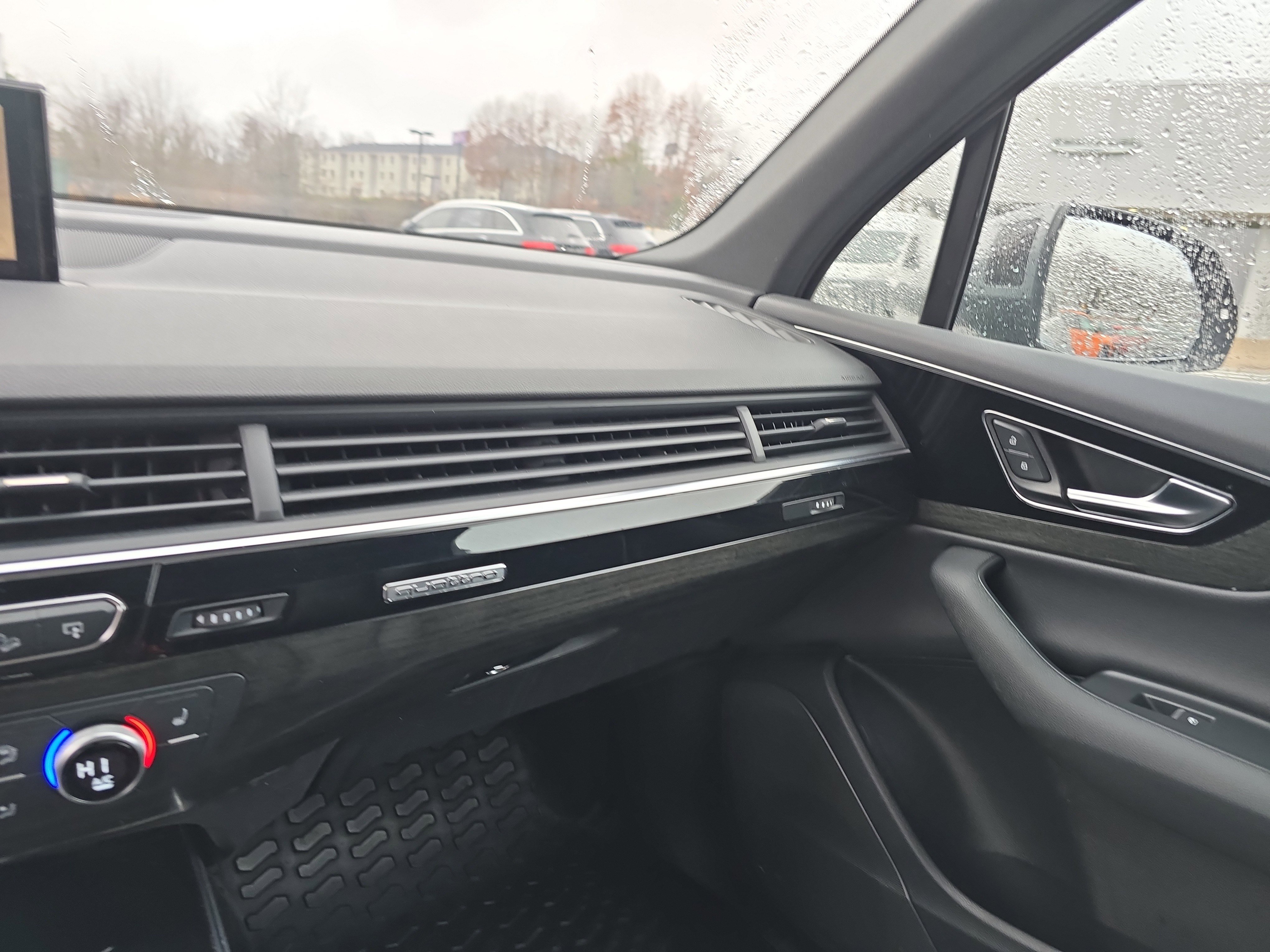 Used 2017 Audi Q7 3.0T Premium Plus w/ Premium Plus Package image 28