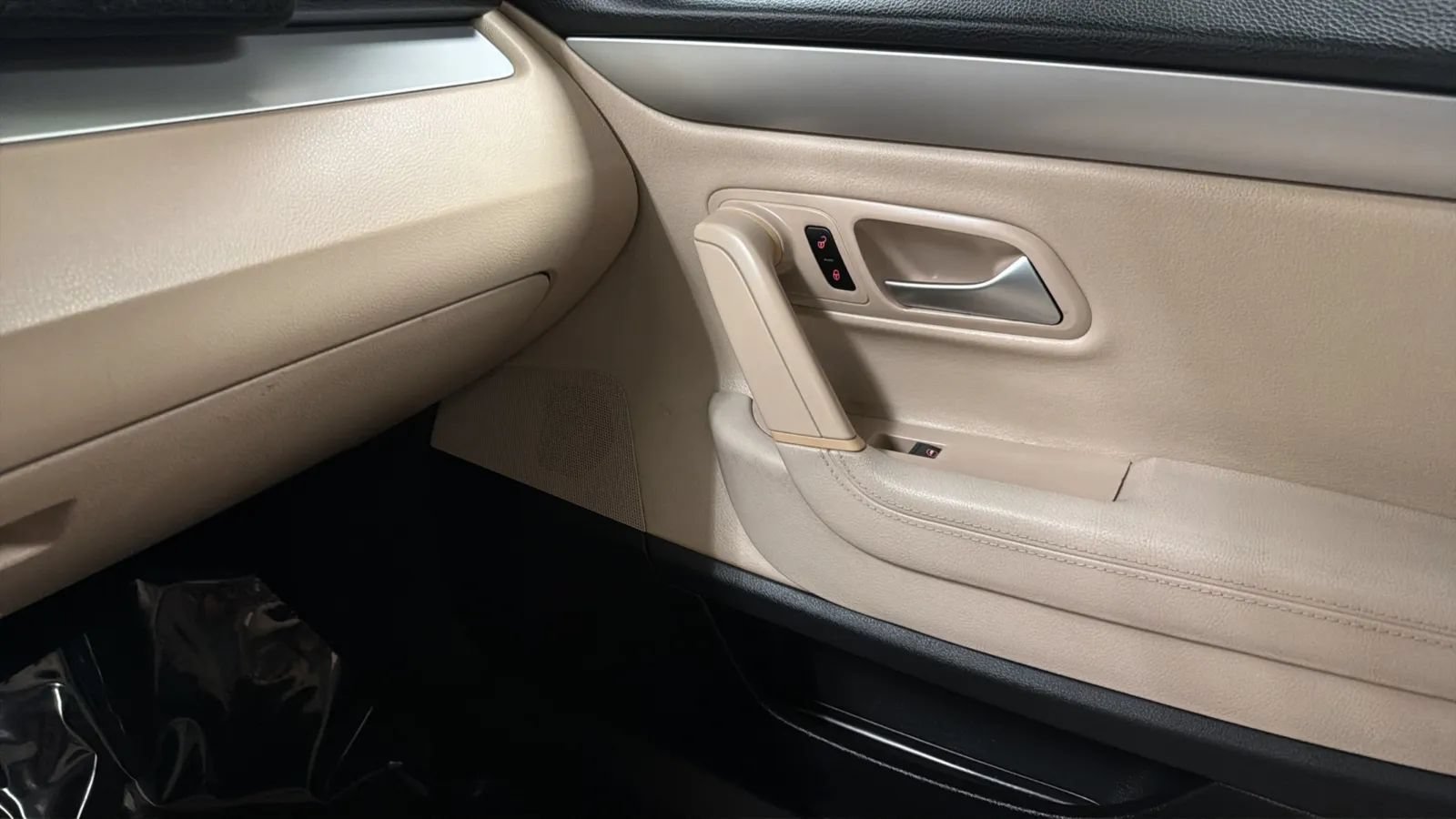 Used 2010 Volkswagen CC Sport FWD image 15