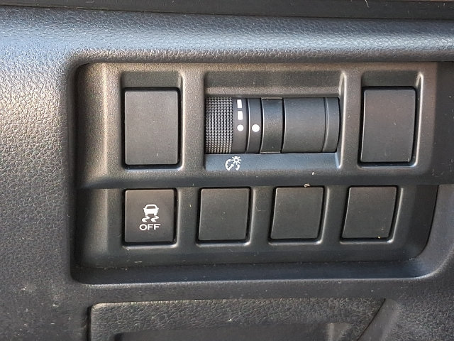 Used 2018 Subaru Crosstrek 2.0i Premium AWD/4WD image 26