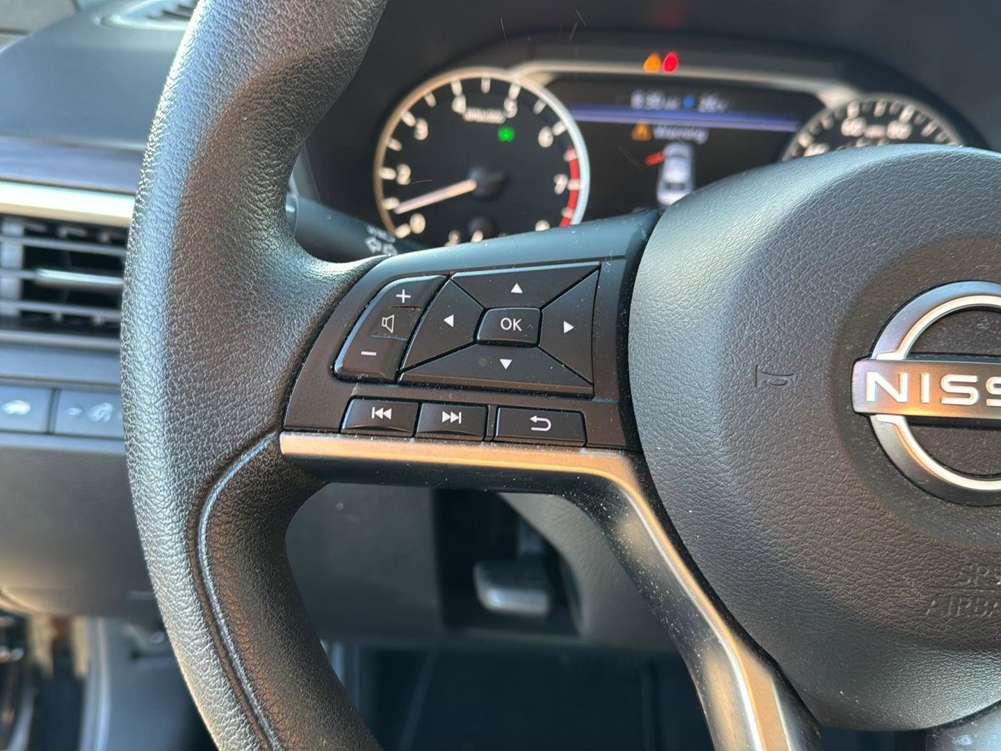 Used 2023 Nissan Altima 2.5 SV image 18