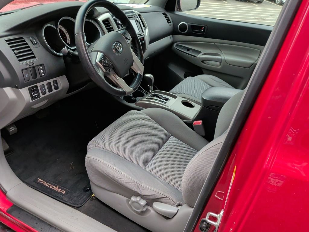 Used 2015 Toyota Tacoma 4x4 Access Cab V6 w/ TRD Sport Package image 12