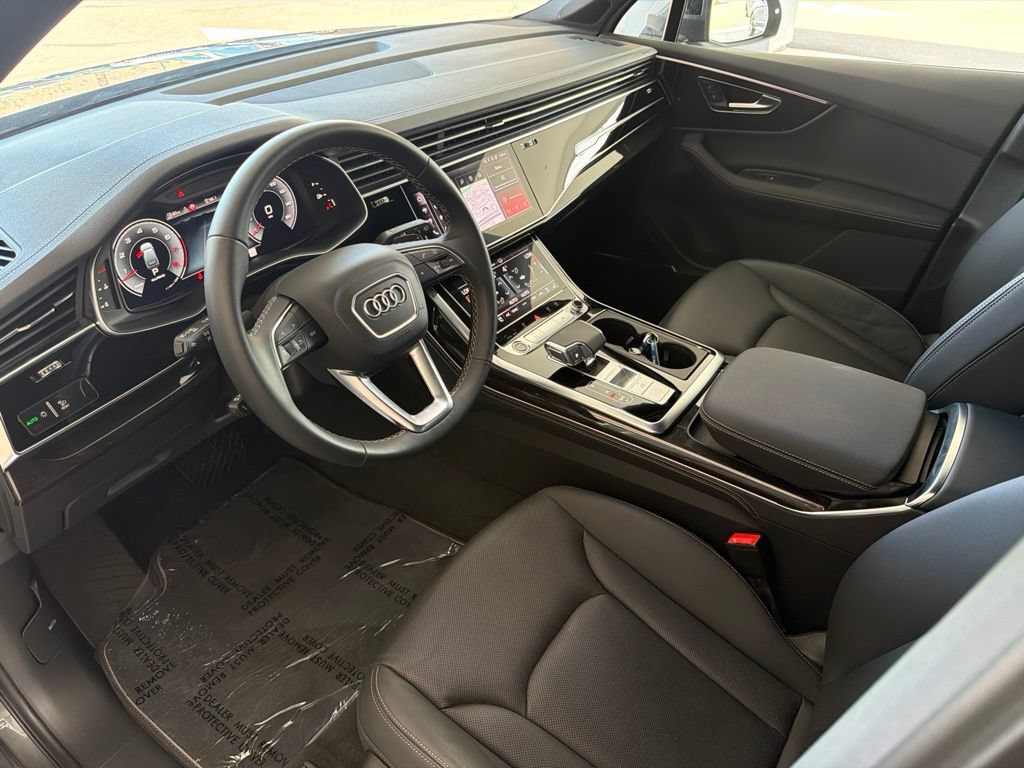 Used 2025 Audi Q7 3.0T Premium Plus AWD/4WD image 13