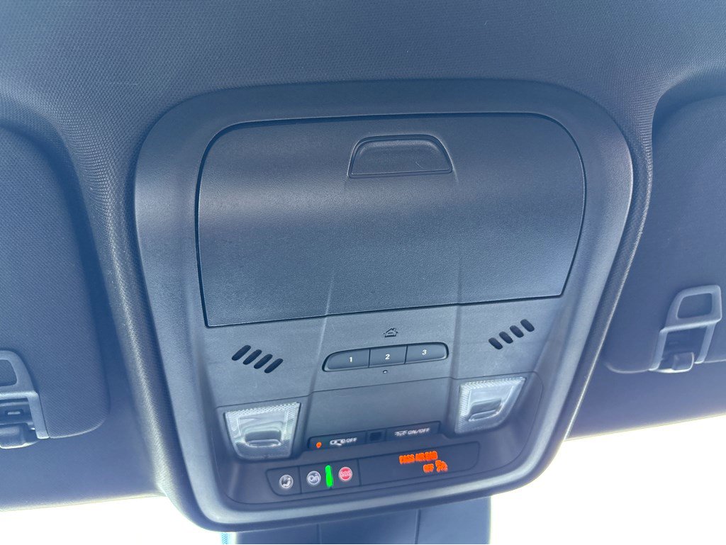 Used 2025 Cadillac XT4 Premium Luxury image 27