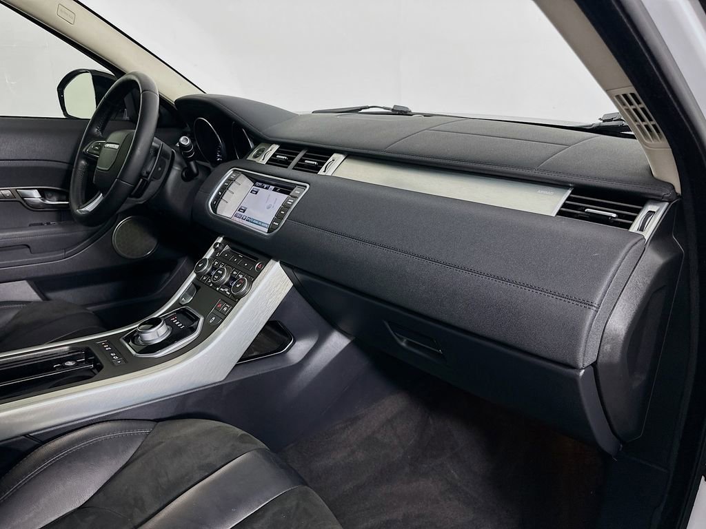 Used 2015 Land Rover Range Rover Evoque Pure image 29
