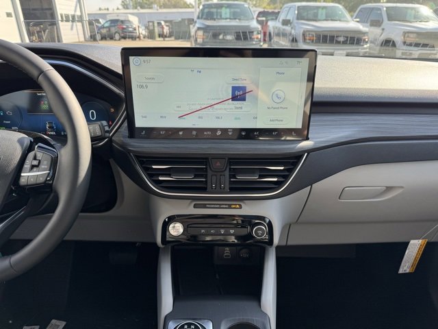 New 2025 Ford Escape SE w/ PHEV Premium Package image 2