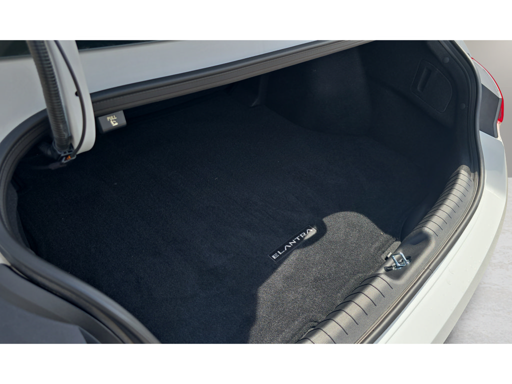 Certified 2026 Hyundai Elantra Sport FWD image 9