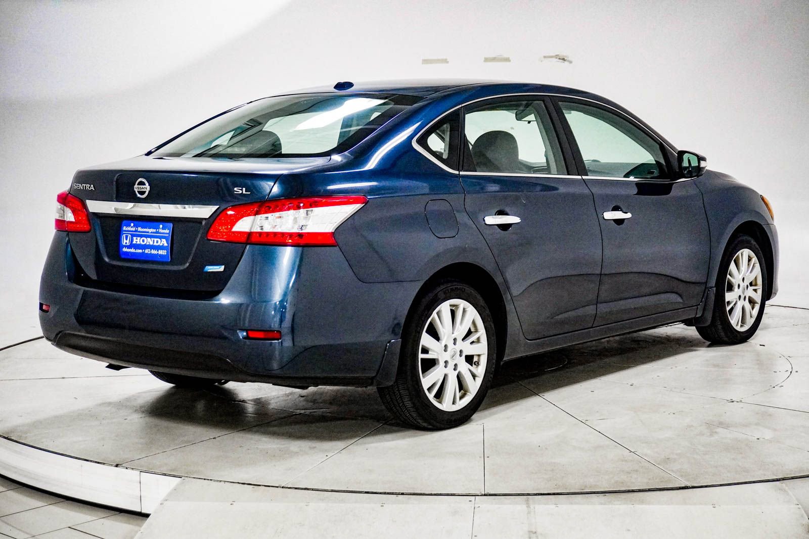 Used 2013 Nissan Sentra SL w/ Leather Pkg image 10